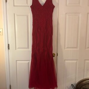 Cachet Vibrant Red Sleeveless Dres~Fitted sexy evening Gown~Size 16.